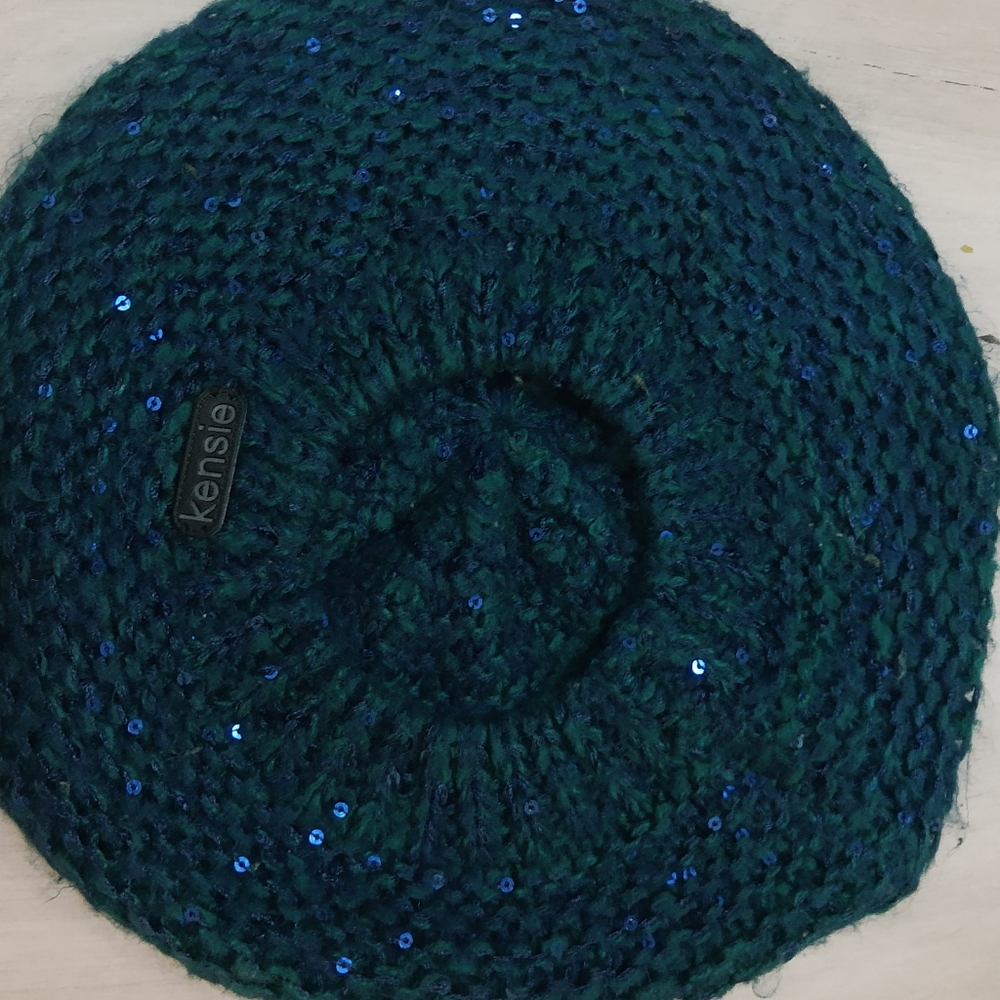 Kensie green hat (beautiful and warm)